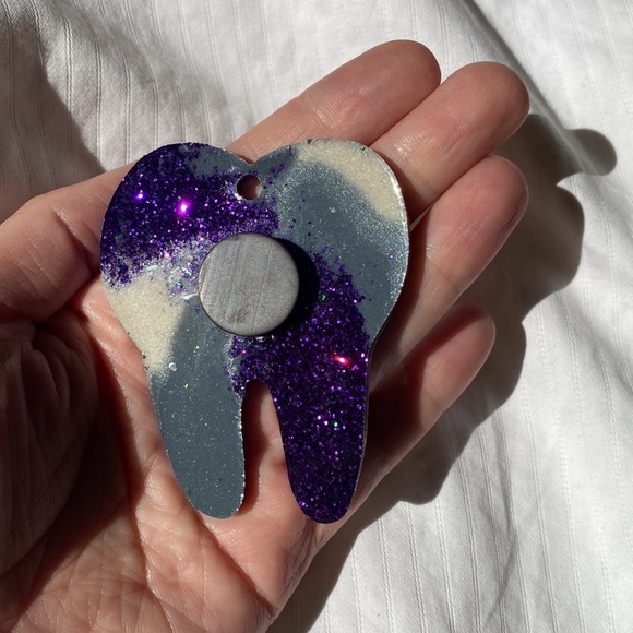 Handmade Resin Tooth Magnet - Picture 5 of 5